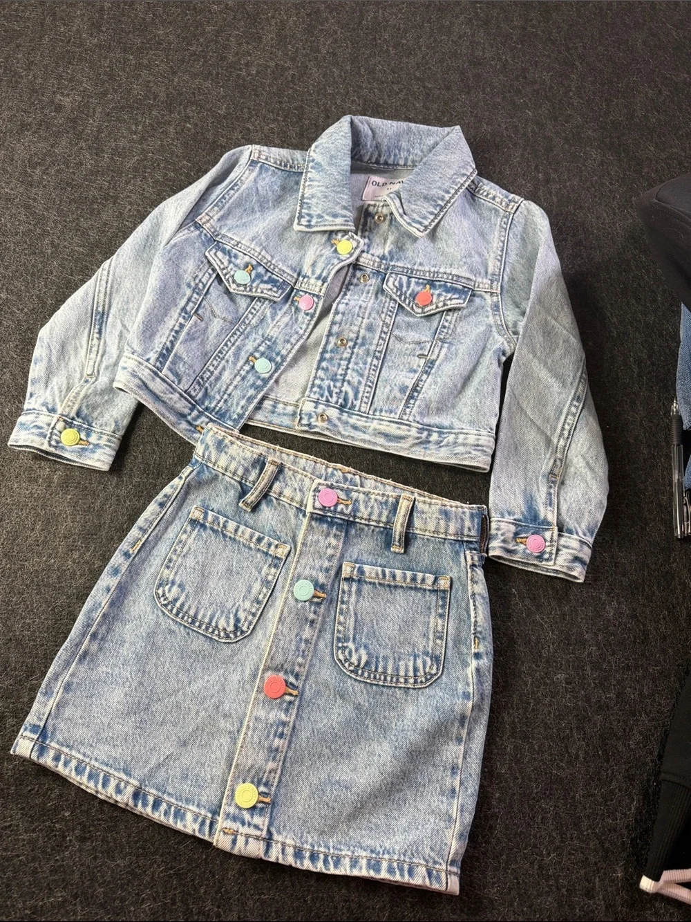 Old Navy Light Blue Denim Jacket and Skirt Set with Multicolor Buttons sz 5 t